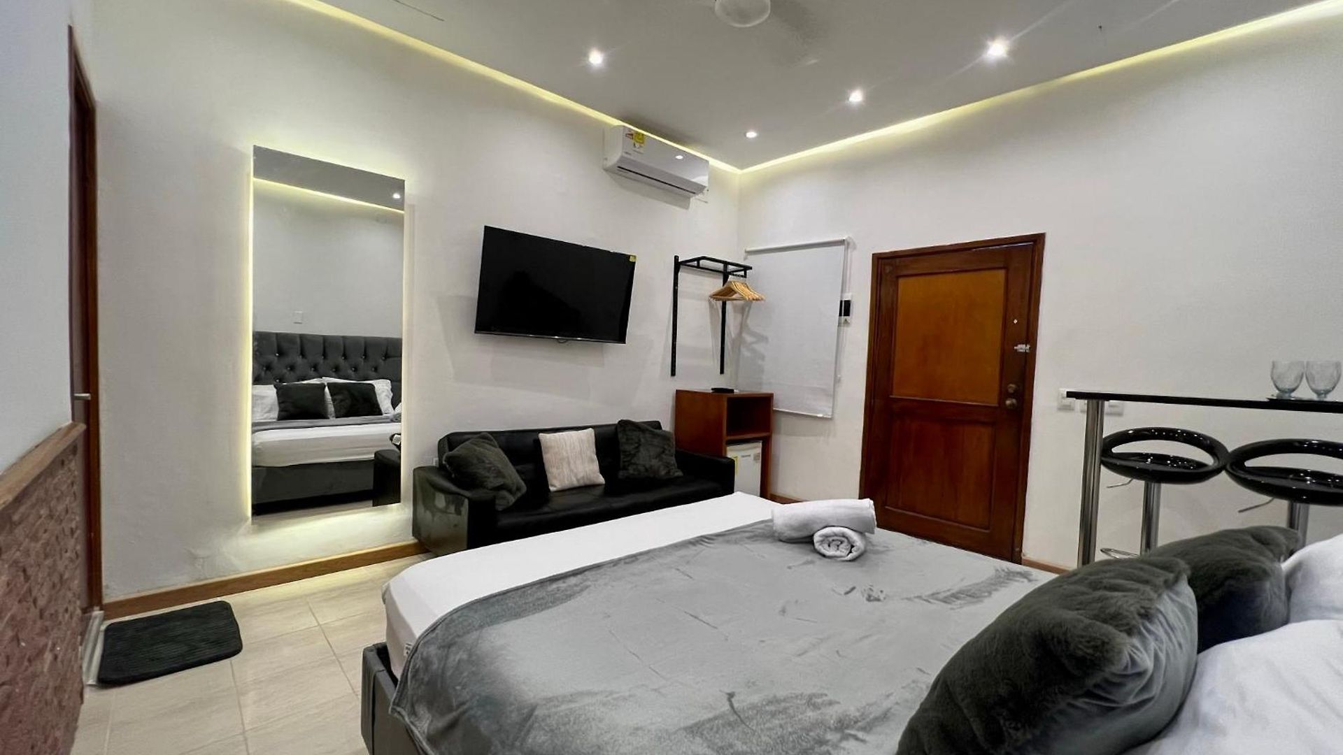 Luxury Pensión 4*