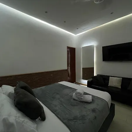 Pensión Luxury 4*